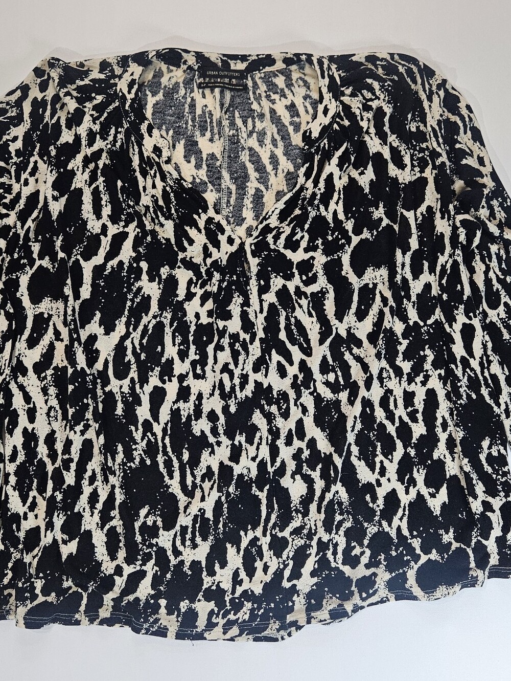 Urban‎ Outfitters Blouse Womens Small Black Cream Animal Print Mobwife Top